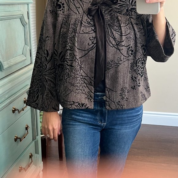 Bob Mackie Wearable Art Cropped Capelet-style Jacket size 6 - Picture 5 of 8